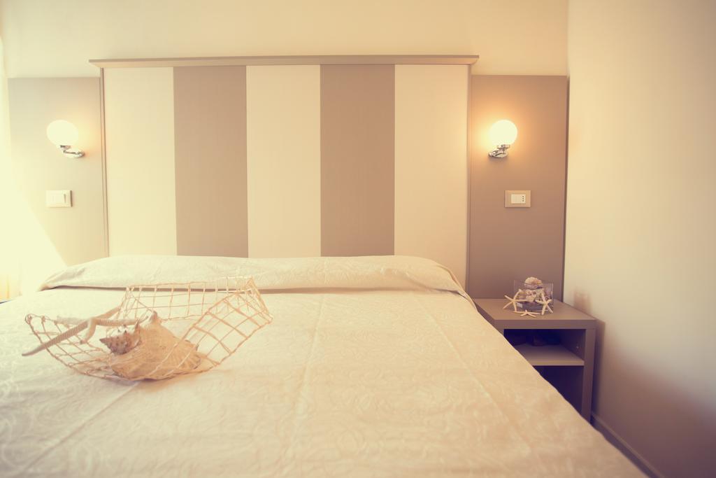 Hotel Trieste Cesenatico Oda fotoğraf