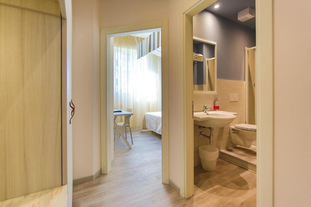 Hotel Trieste Cesenatico Oda fotoğraf