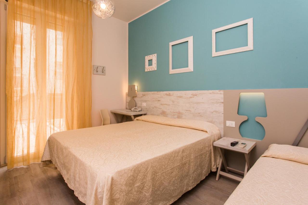 Hotel Trieste Cesenatico Oda fotoğraf