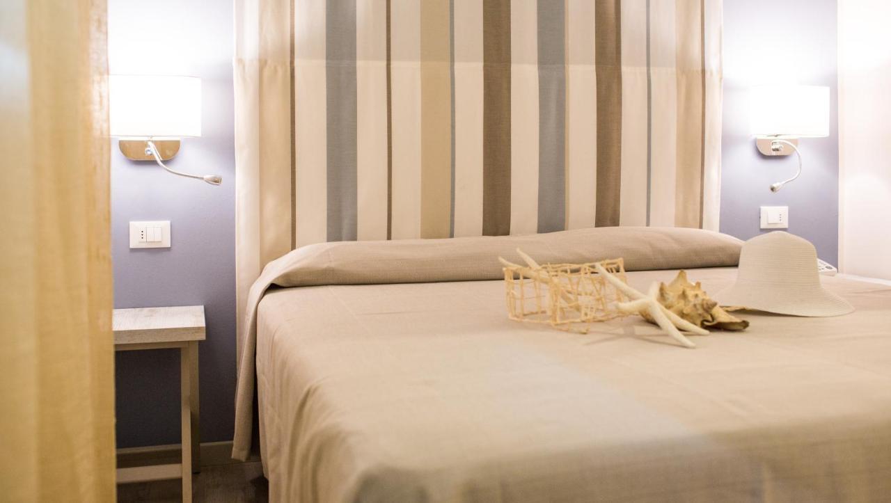Hotel Trieste Cesenatico Oda fotoğraf